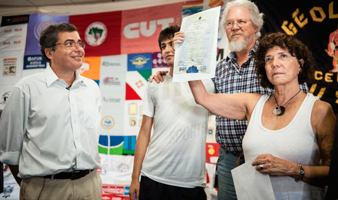Familiares e colegas de Vlado receberam atestado de óbito retificado em cerimônia na USP - Foto: Instituto Vladimir Herzog